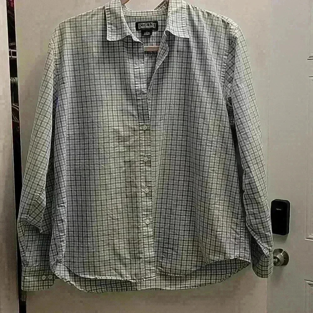 Lands End women's long sleeve button-up shirt